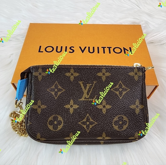 LOUIS VUITTON 2022 VIVIENNE HOLIDAY ANIMATION MINI POCHETTE JAPAN - Picture 2 of 10